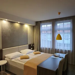 Emonec Otel